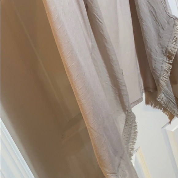 Flowy over shirt/tank. - Picture 2 of 3